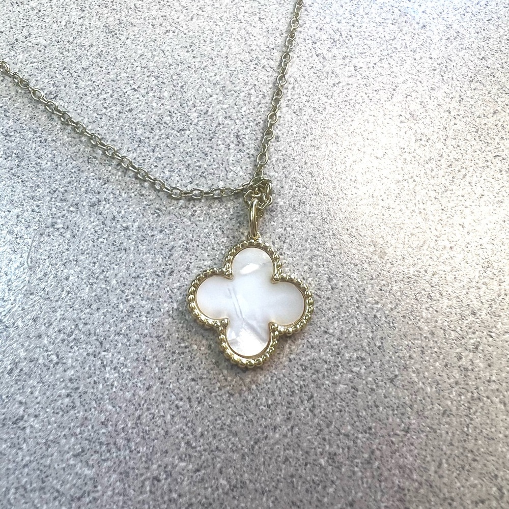 Elegant Gold and White Clover Pendant Necklace